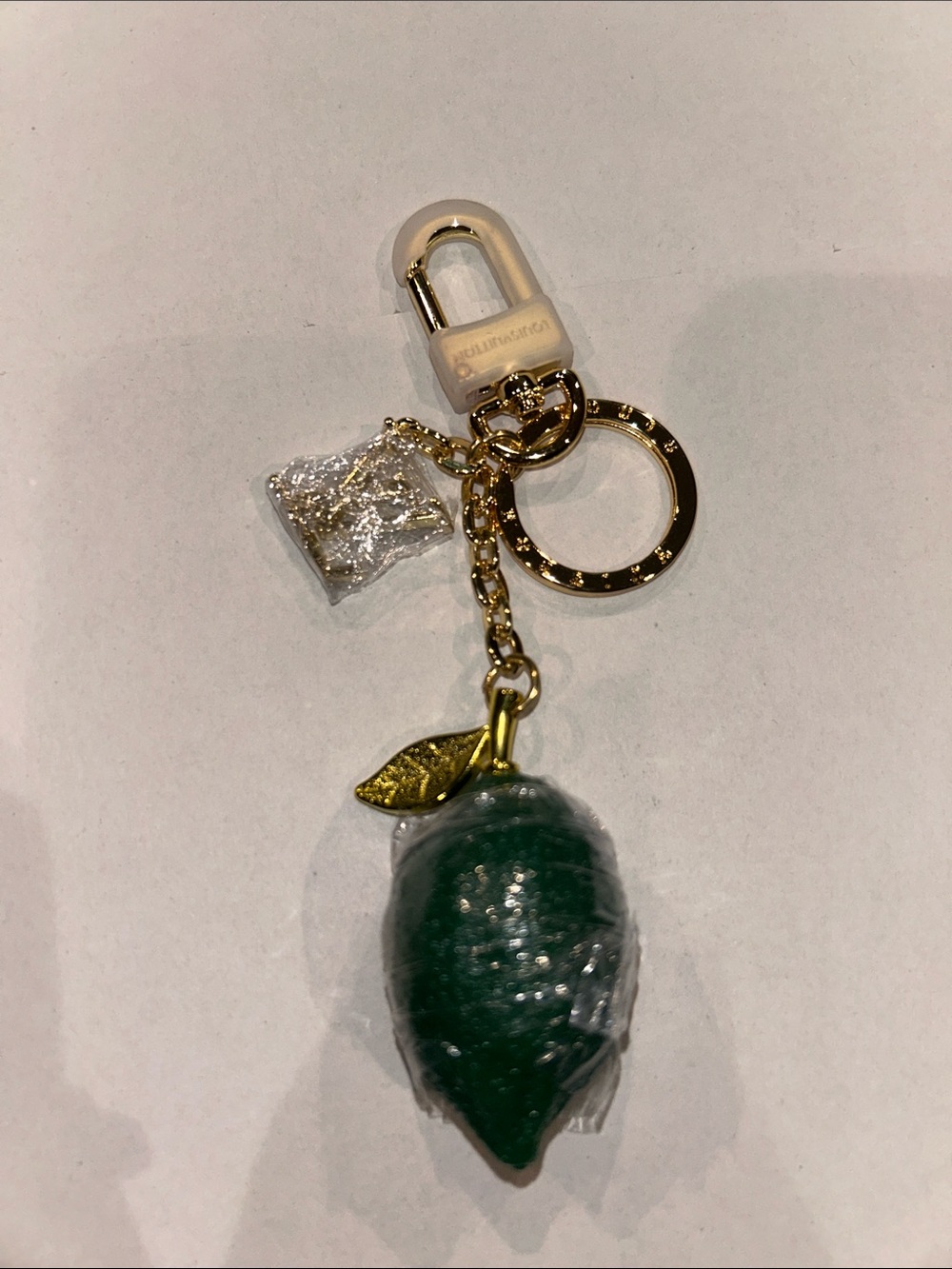 Lime Charm - Picture 2 of 3
